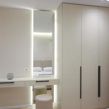 Smiley Vollga Promenade 1bdr Apartment Durres